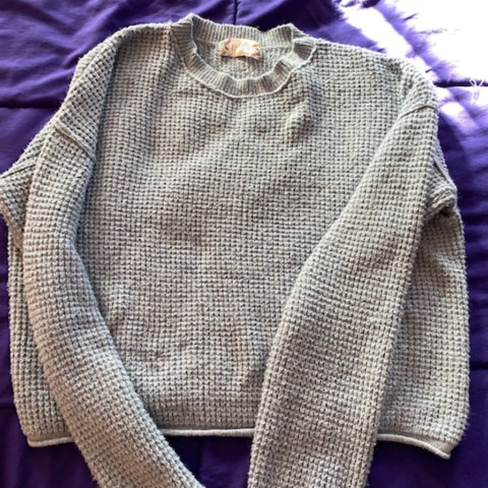 Womens Meduim Cropped Blue Sweater